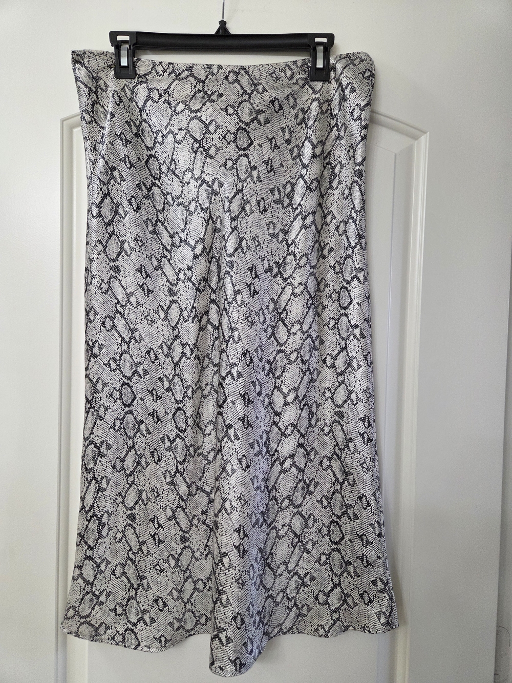Chelsea28 Black & White Snake Print Maxi Skirt
